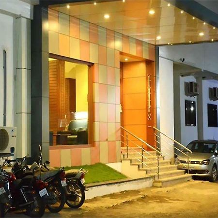Hotel Jhankar Palace Dhule Exterior photo